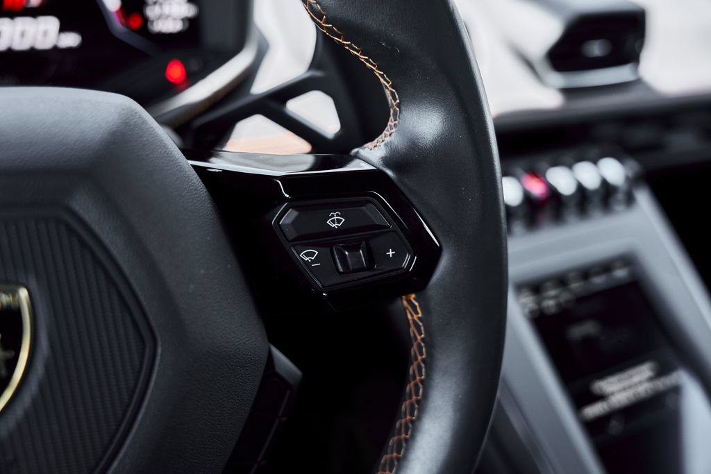 Used 2021 Lamborghini Huracan EVO RWD image 54