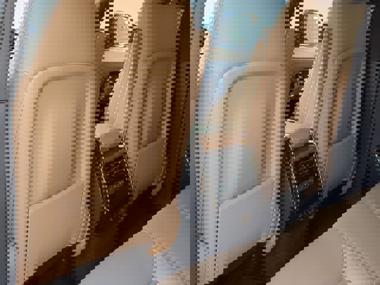 Used 2025 Land Rover Range Rover Sport SE image 17