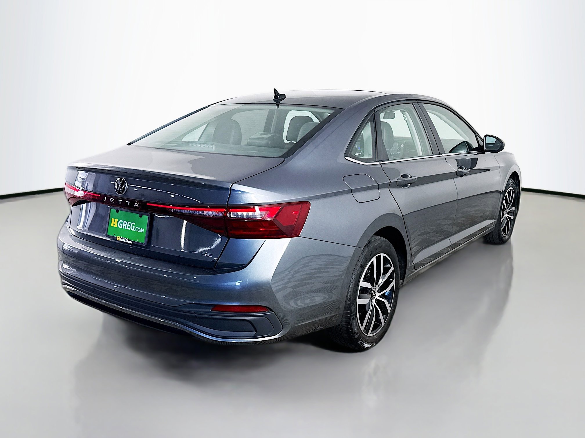 Used 2025 Volkswagen Jetta SE FWD image 10