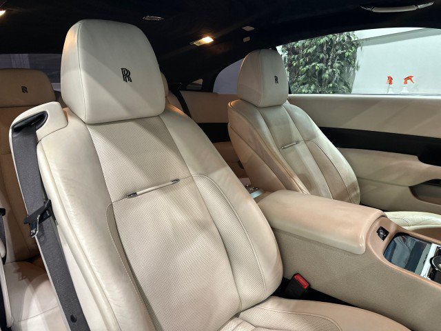 Used 2015 Rolls-Royce Wraith RWD image 59