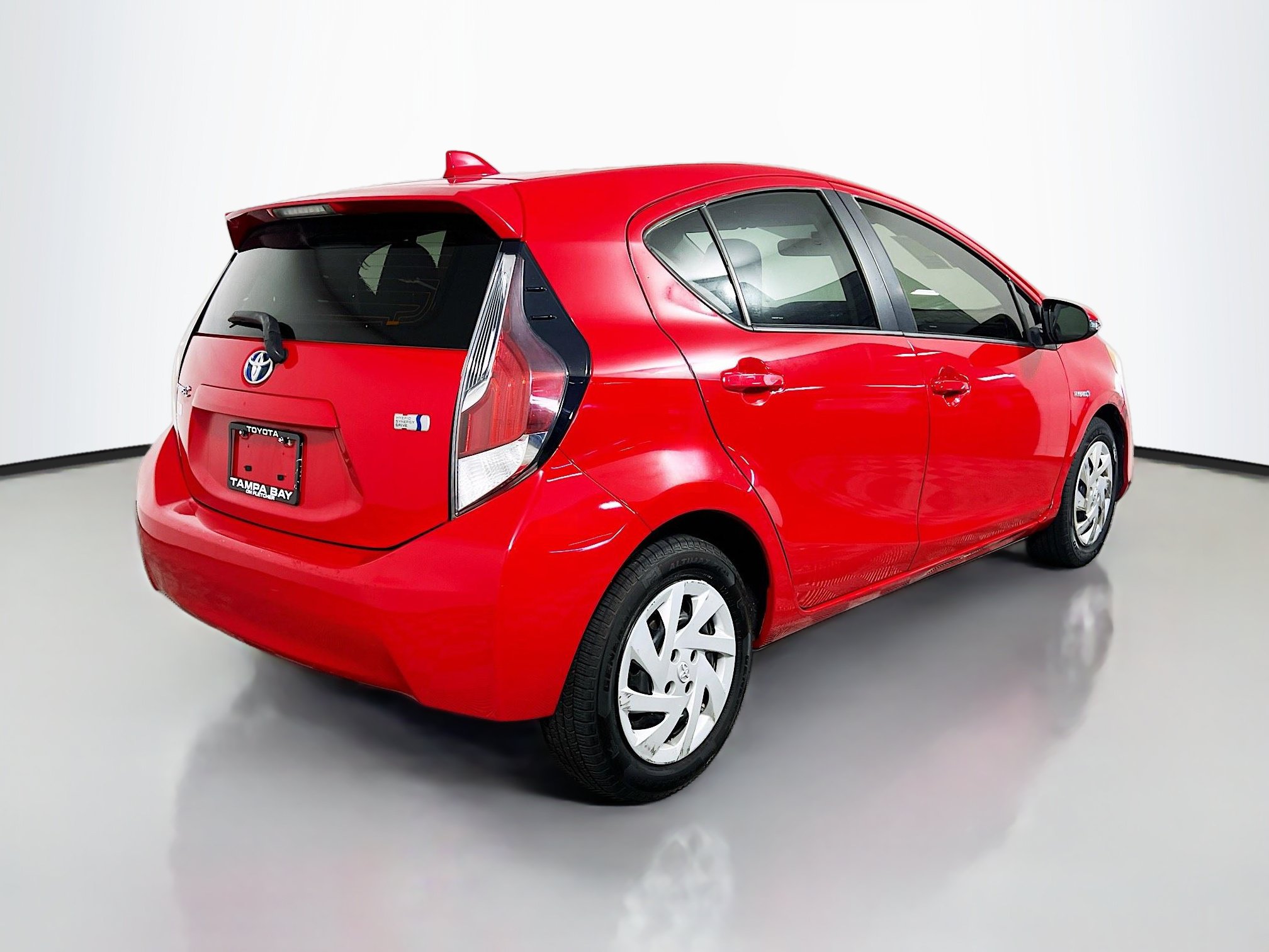 Used 2015 Toyota Prius C One FWD image 4