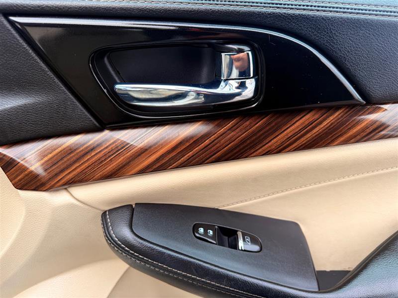 Used 2016 Nissan Maxima Platinum image 13