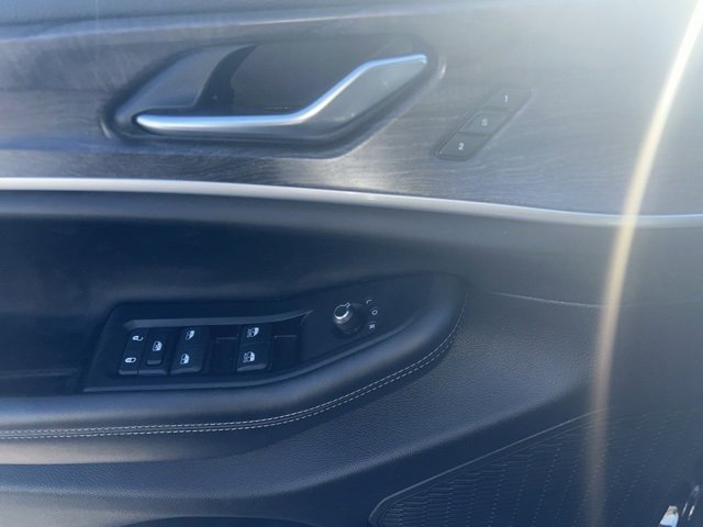 Used 2024 Jeep Grand Cherokee L Limited w/ Luxury Tech Group II image 12