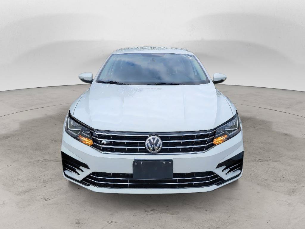 Used 2017 Volkswagen Passat 1.8T R-Line FWD image 2