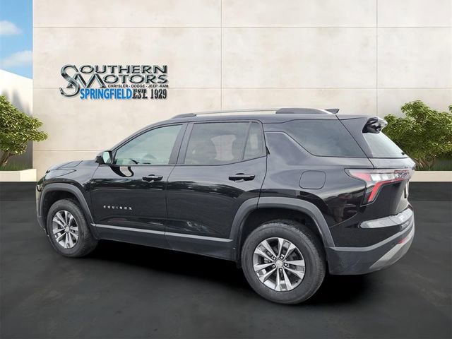 Used 2025 Chevrolet Equinox LT w/ Convenience Package II FWD image 3