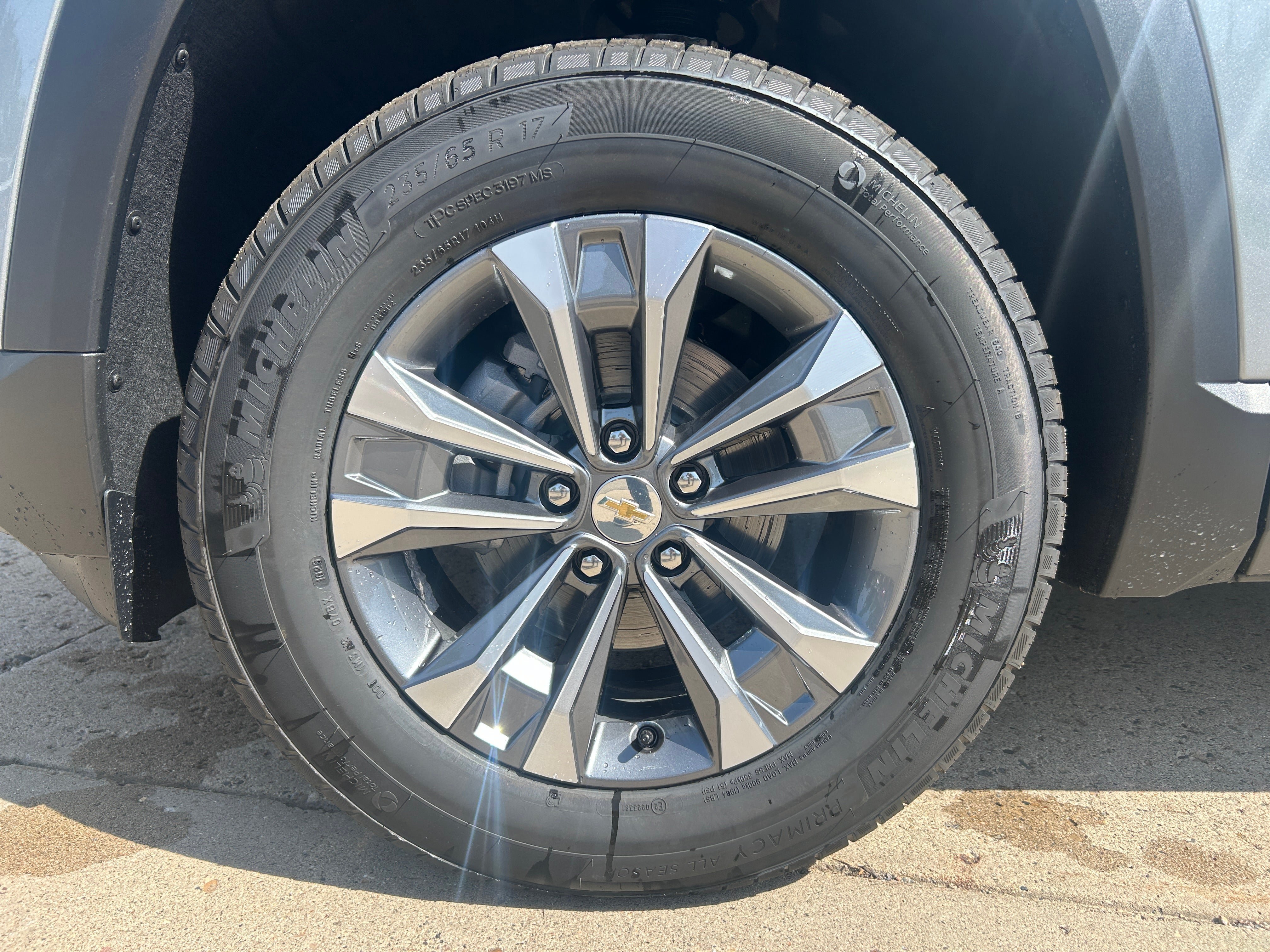 New 2026 Chevrolet Equinox LT w/ Convenience Package II AWD/4WD image 10