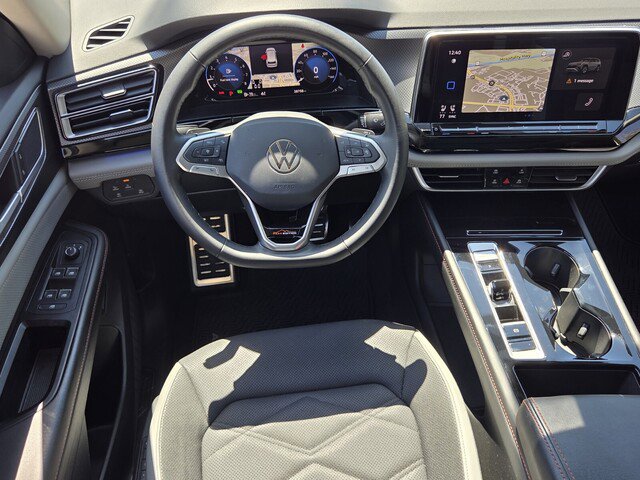 Used 2024 Volkswagen Atlas Peak Edition SEL image 11