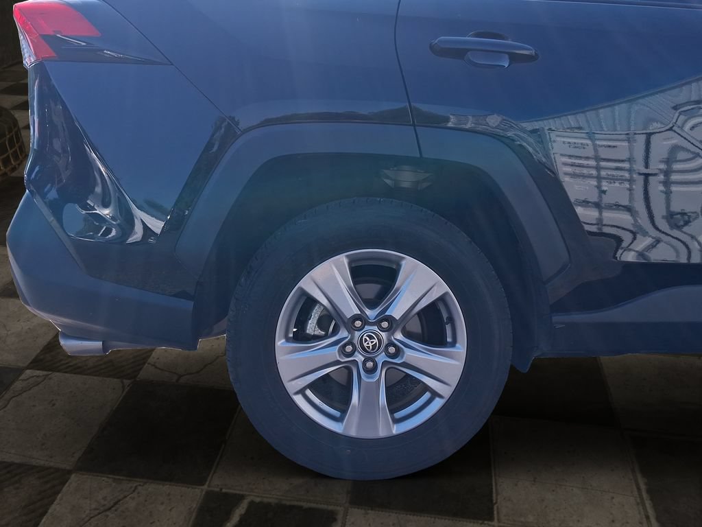 Used 2025 Toyota RAV4 XLE AWD/4WD image 8