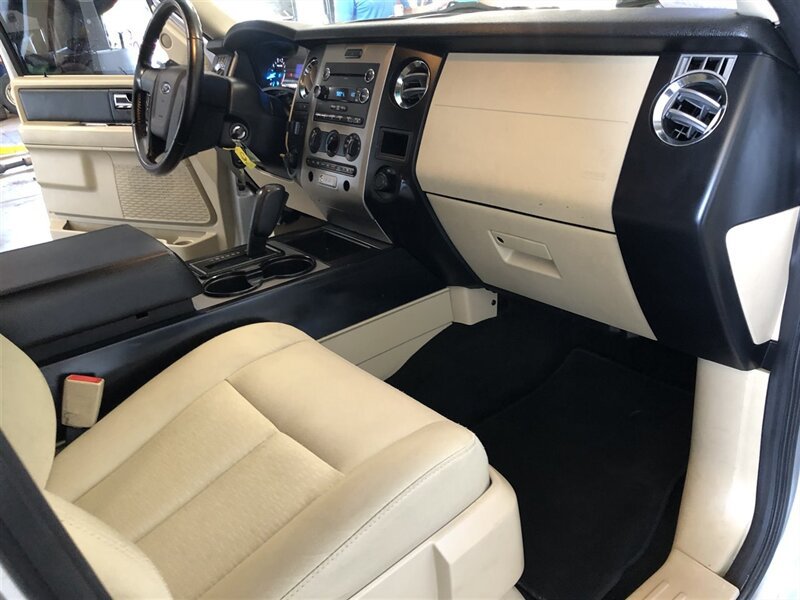 Used 2016 Ford Expedition XL AWD/4WD image 24
