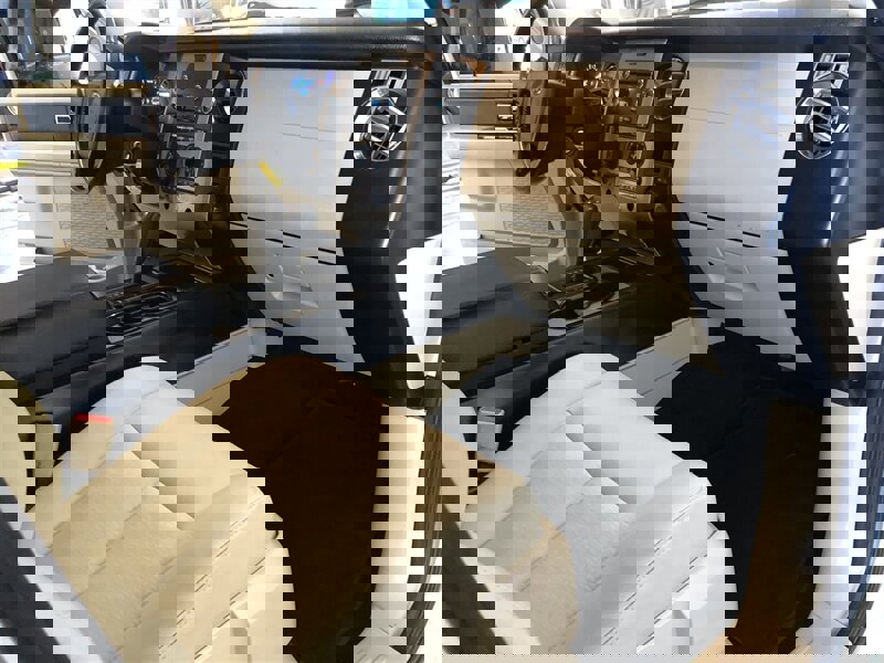 Used 2016 Ford Expedition XL image 24