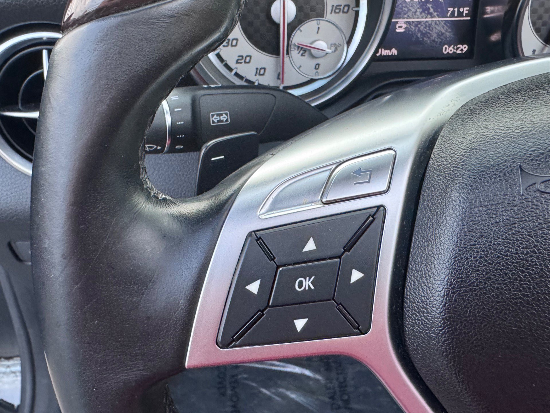 Used 2013 Mercedes-Benz SLK 250 image 18