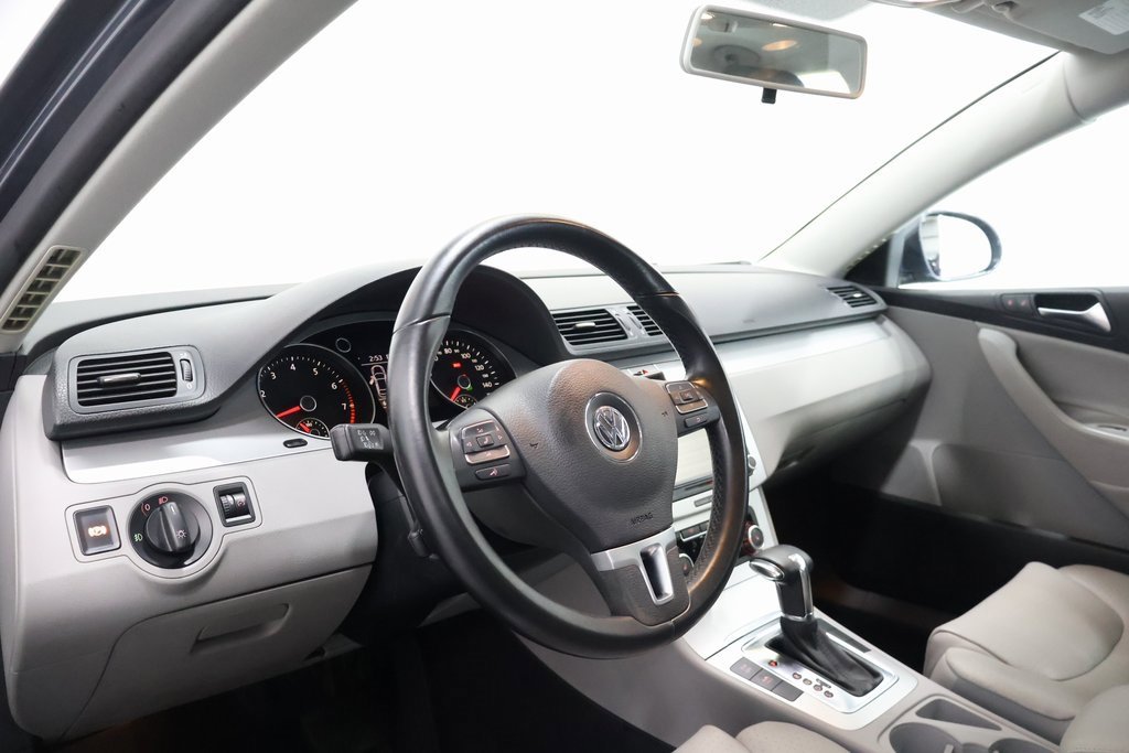 Used 2010 Volkswagen Passat Komfort image 15
