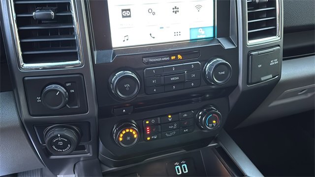 Used 2016 Ford F150 XLT w/ Equipment Group 302A Luxury image 19