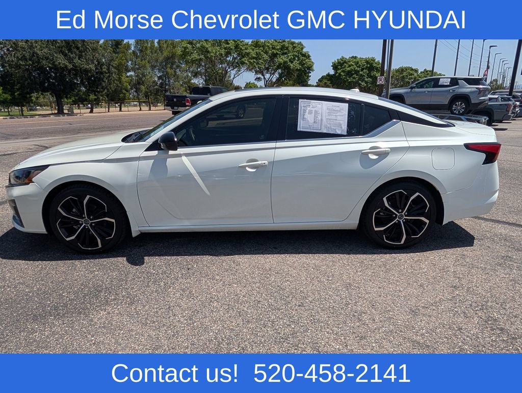 Used 2023 Nissan Altima 2.5 SR w/ SR Premium Package FWD image 2