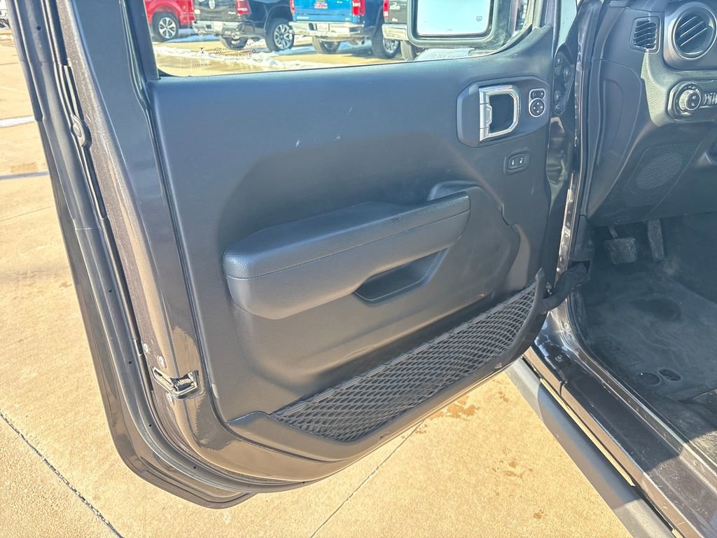 Used 2022 Jeep Gladiator Sport image 13