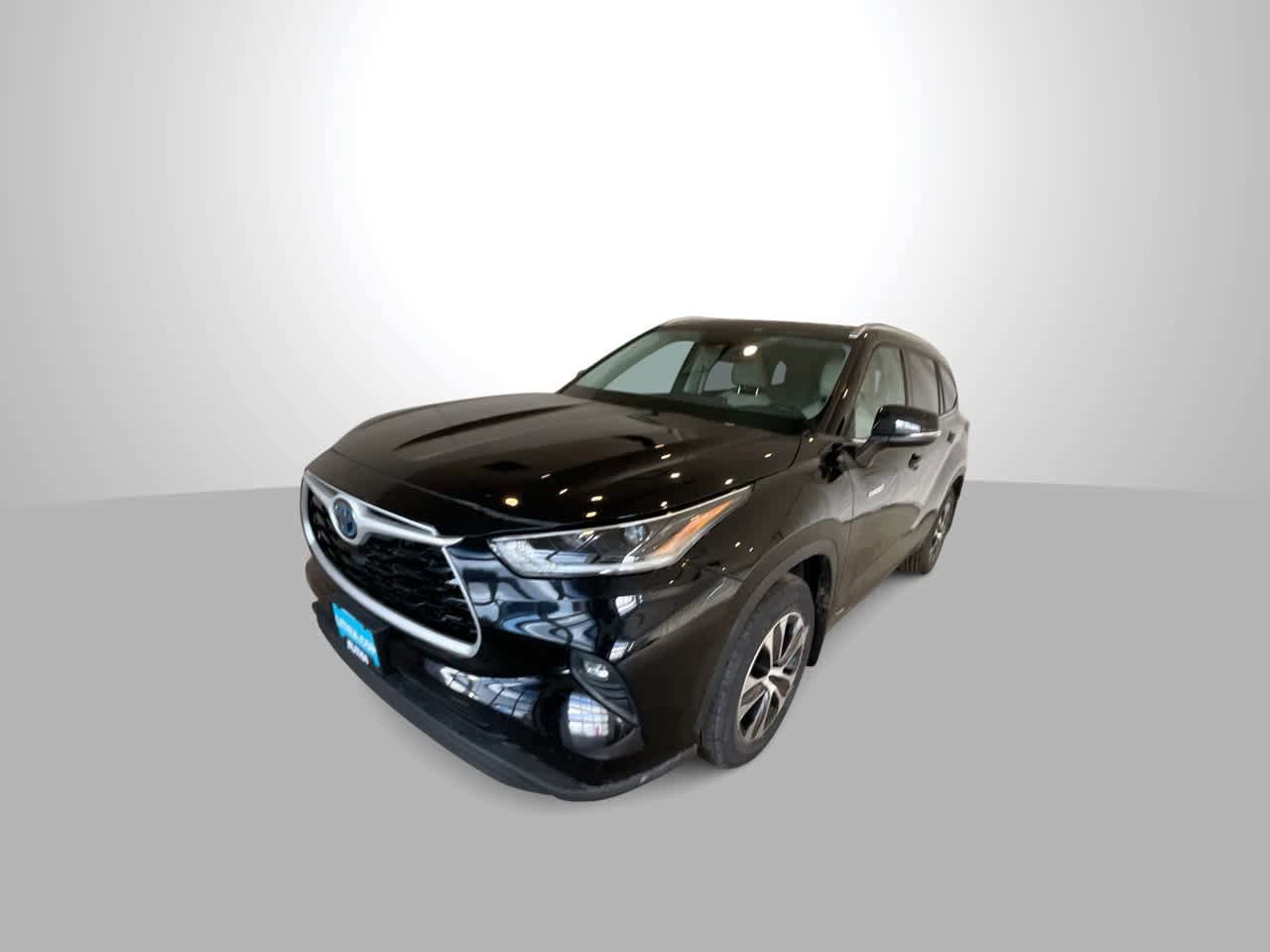 Used 2021 Toyota Highlander XLE AWD/4WD image 4