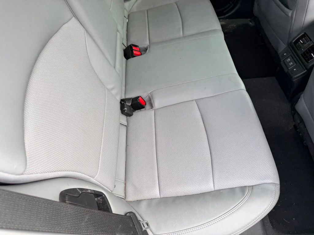 Used 2019 Subaru Outback 3.6R Limited AWD/4WD image 19