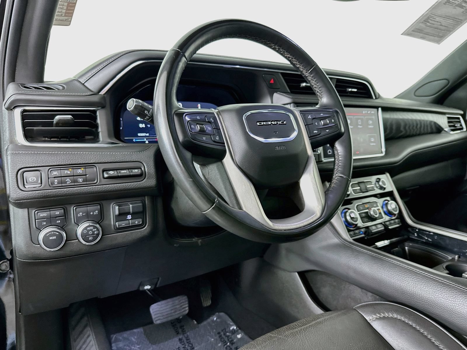 Used 2023 GMC Yukon Denali w/ Max Trailering Package AWD/4WD image 10