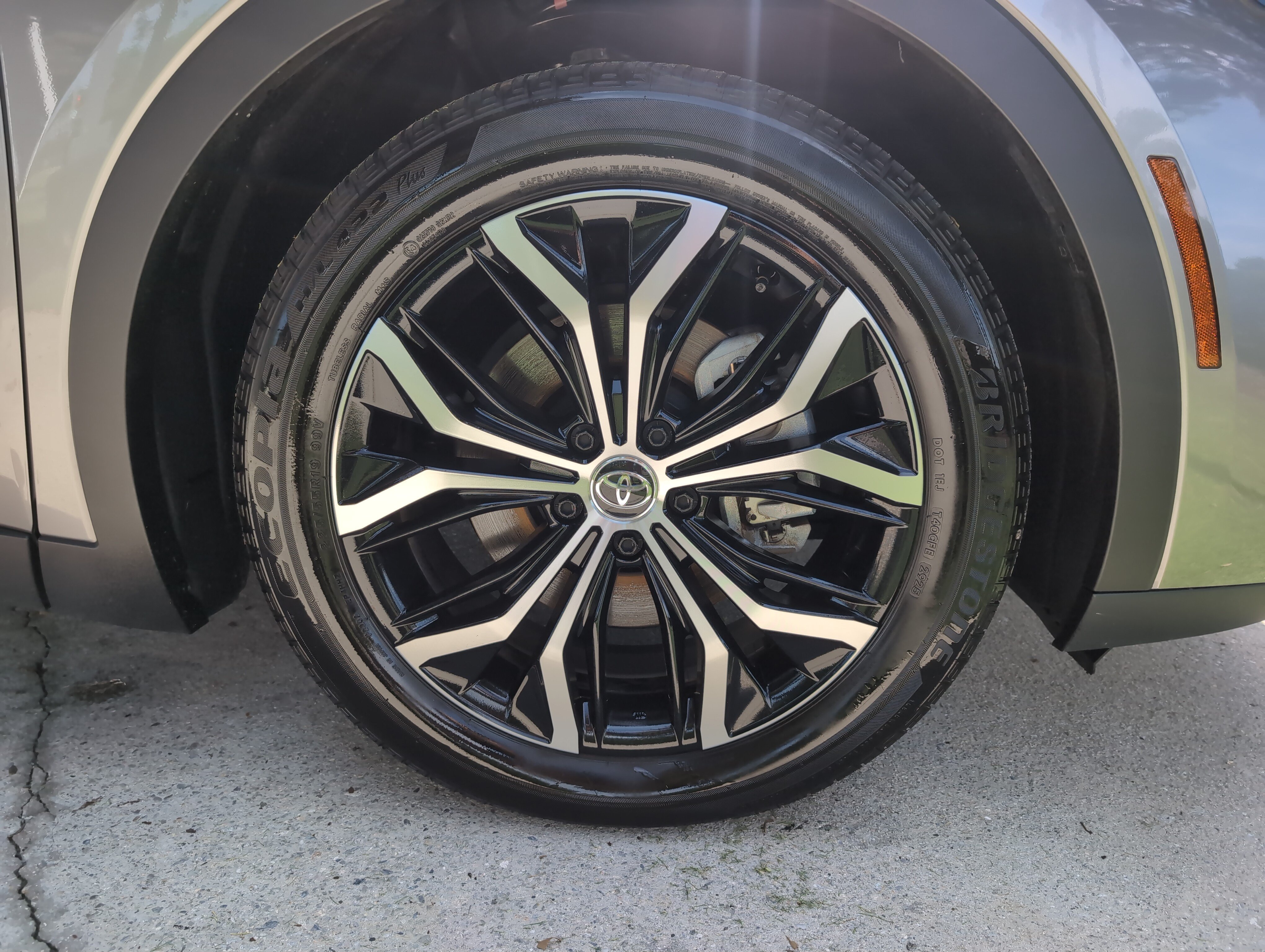 Certified 2026 Toyota Crown AWD/4WD image 13