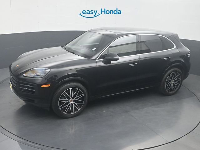Used 2025 Porsche Cayenne image 22