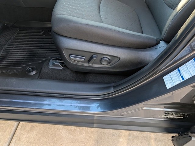 Used 2022 Toyota RAV4 XLE image 15