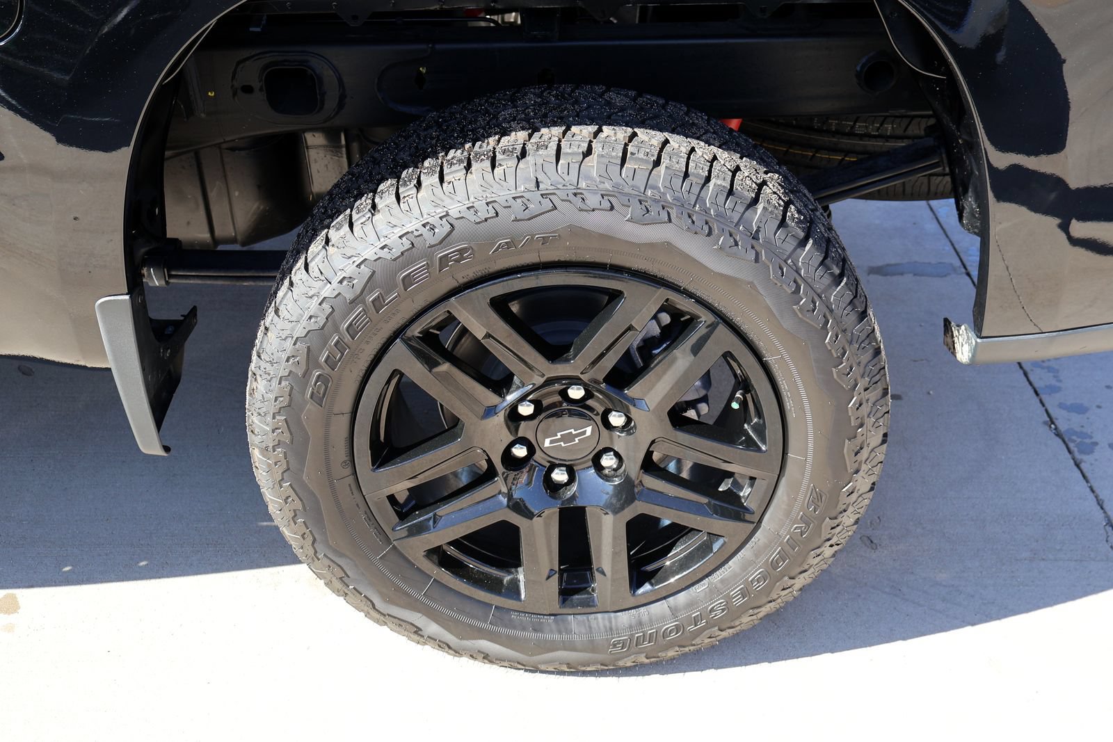 Used 2025 Chevrolet Silverado 1500 Custom Trail Boss AWD/4WD image 14