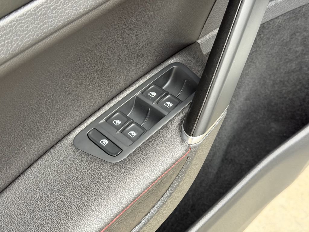 Used 2019 Volkswagen GTI SE w/ SE Experience Package image 24