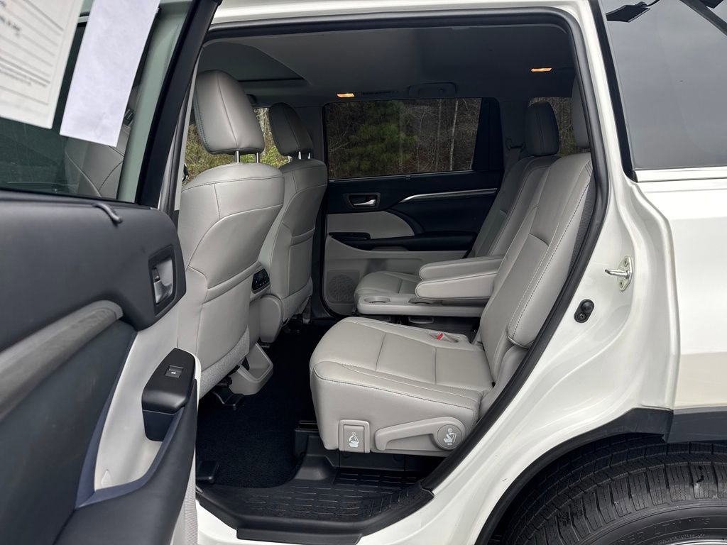 Used 2019 Toyota Highlander Limited image 29