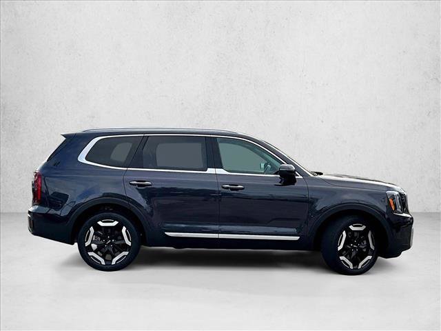 Used 2025 Kia Telluride S image 10