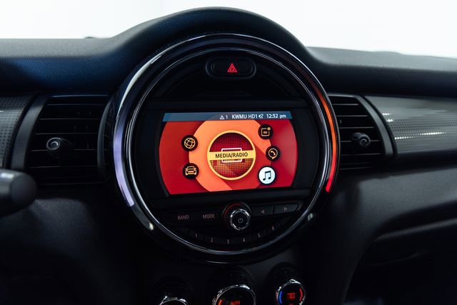 Used 2020 MINI Cooper 4-Door Hardtop image 17