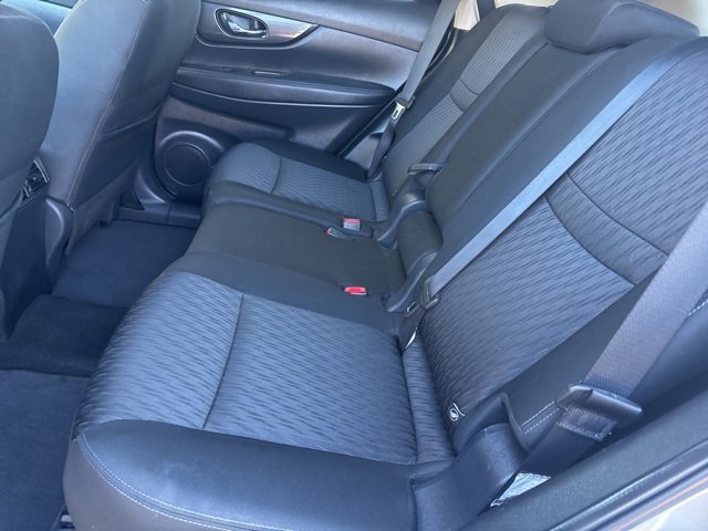 Used 2018 Nissan Rogue SV image 18