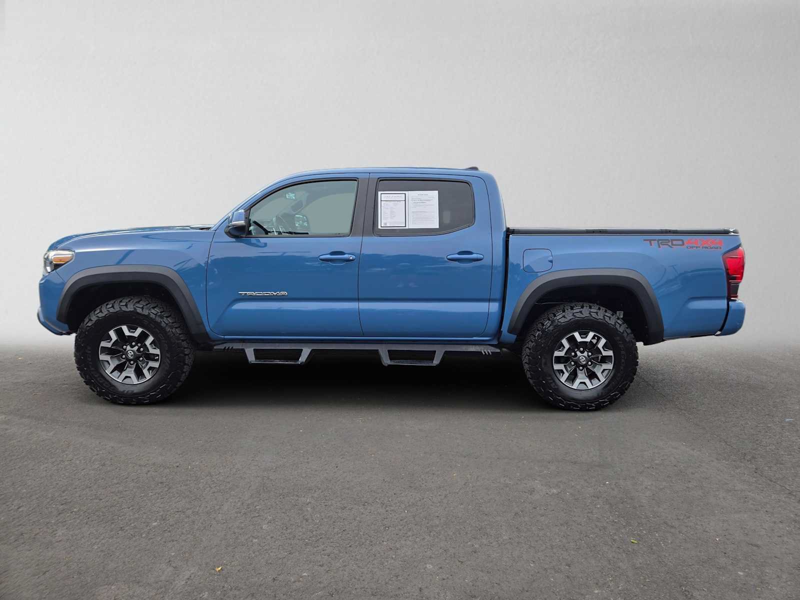 Used 2019 Toyota Tacoma TRD Off-Road AWD/4WD image 6