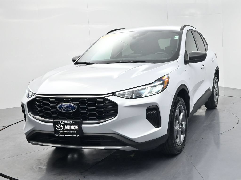 Used 2025 Ford Escape ST-Line AWD/4WD image 3