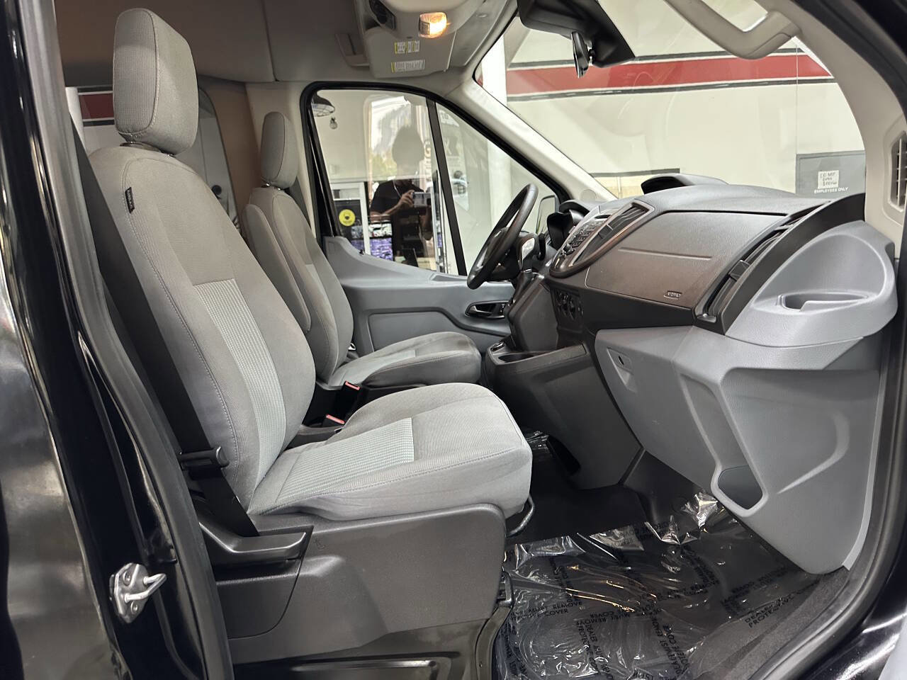 Used 2019 Ford Transit 350 XLT image 17