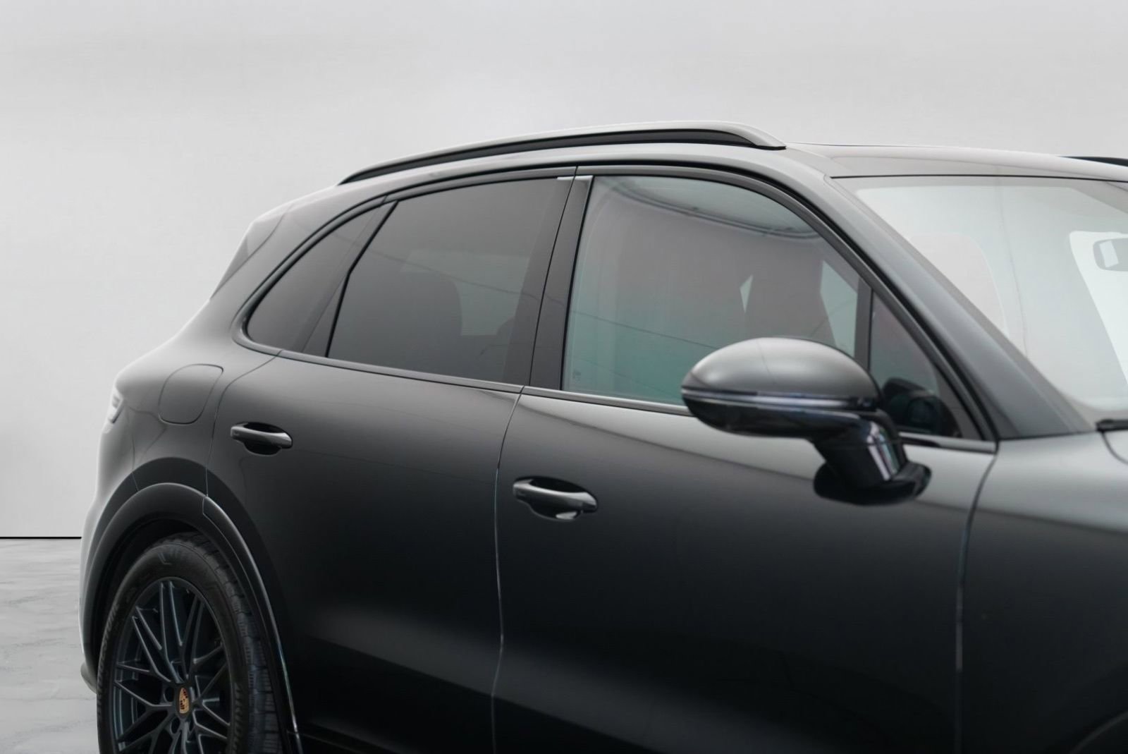 Used 2025 Porsche Cayenne GTS AWD/4WD image 4