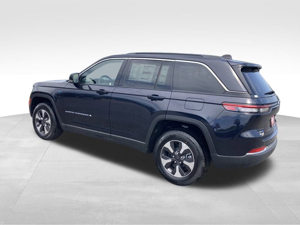 New 2024 Jeep Grand Cherokee Limited 4xe w/ Luxury Tech Group II image 3