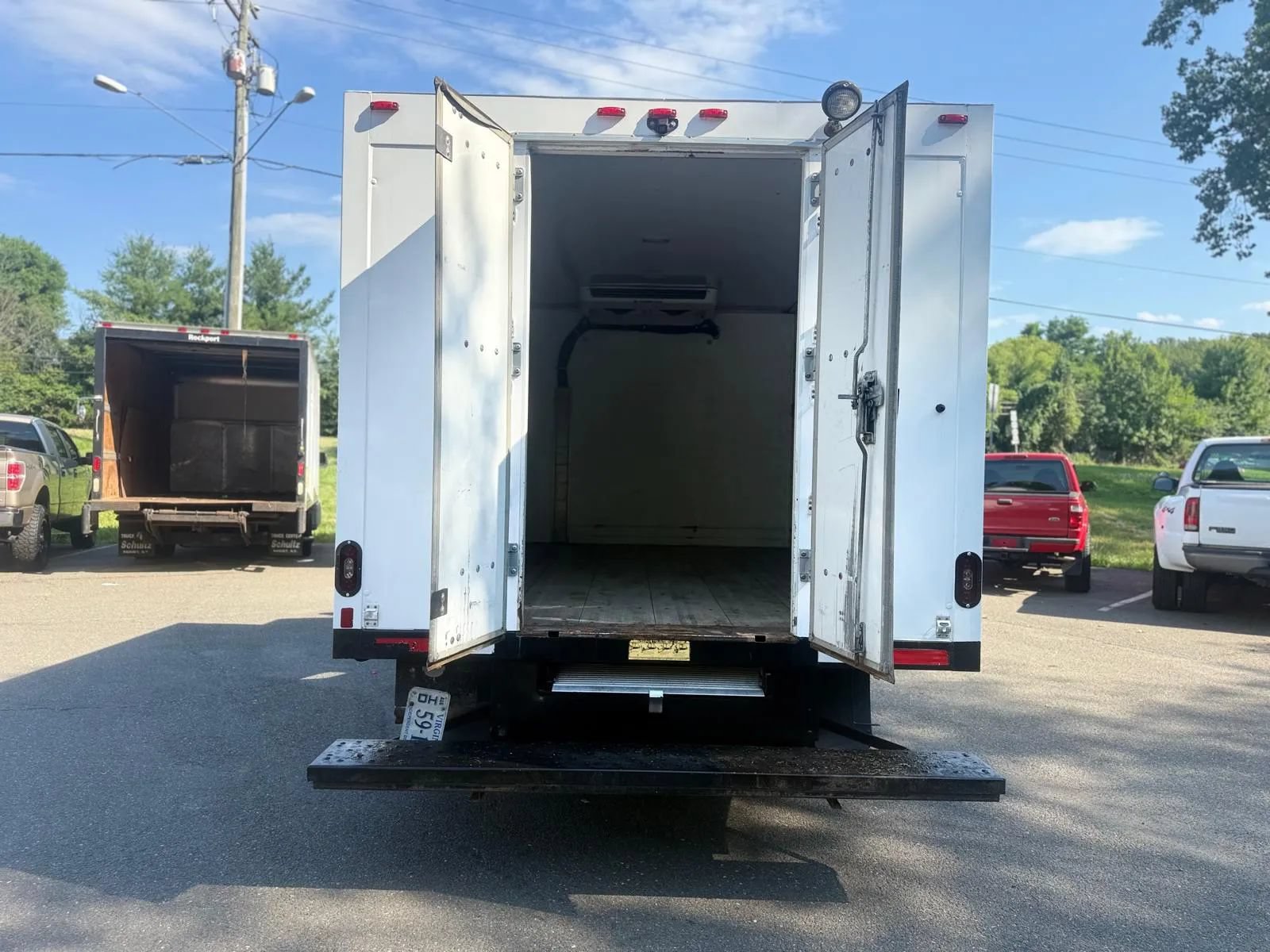 Used 2019 GMC Savana 3500 w/ Power Convenience Package RWD image 7