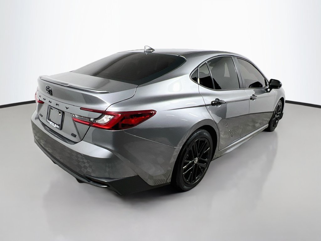 Used 2025 Toyota Camry SE FWD image 3
