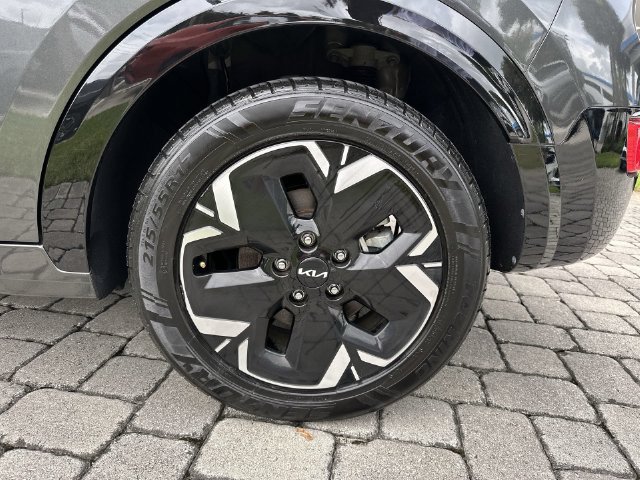 Used 2024 Kia Niro Wind FWD image 11