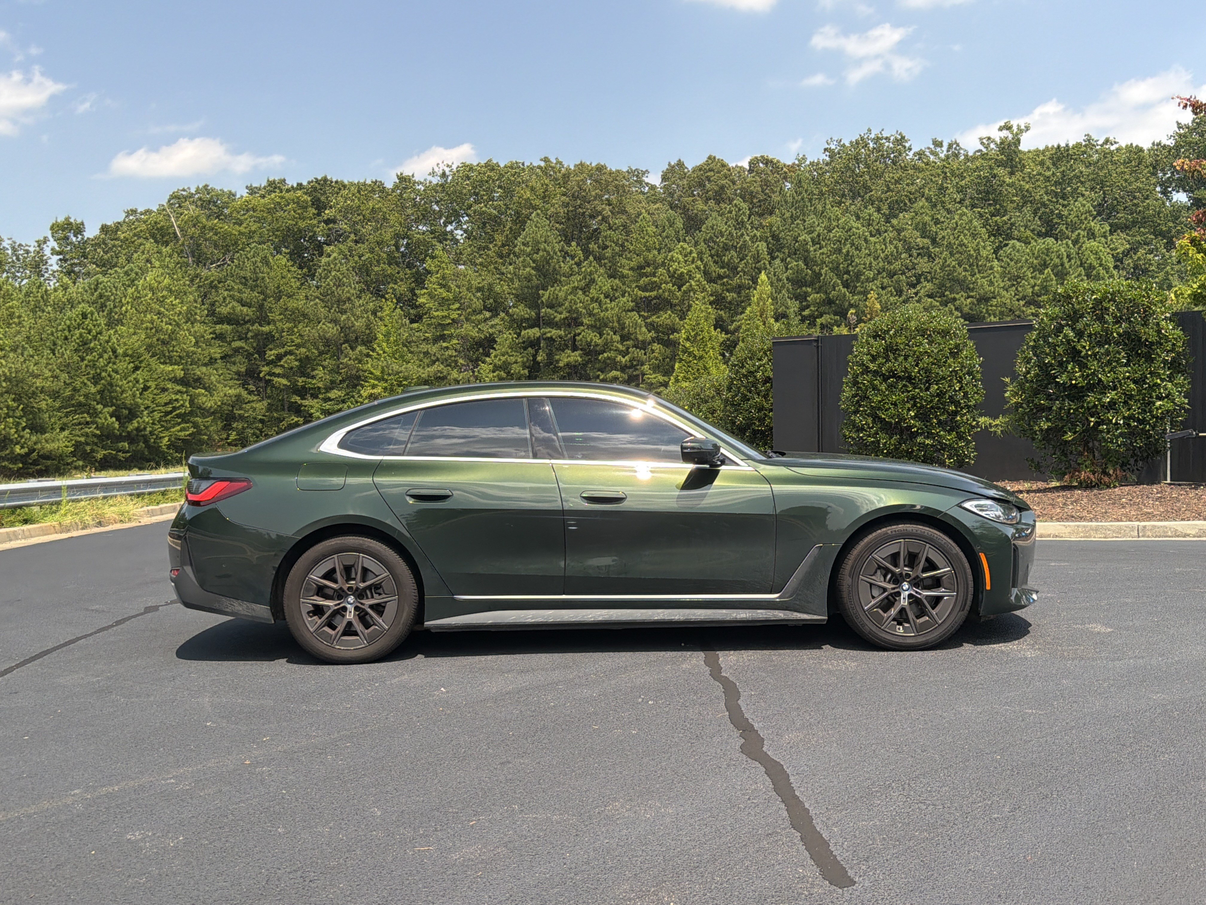 Used 2023 BMW i4 eDrive40 w/ Premium Package RWD image 18