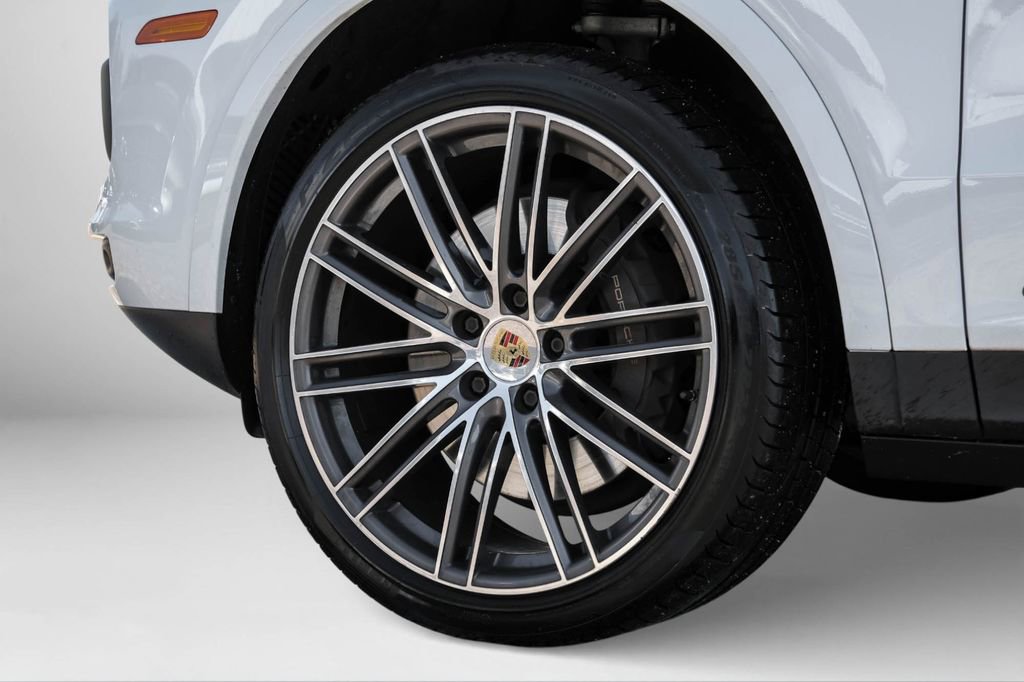 Used 2022 Porsche Cayenne AWD/4WD image 62