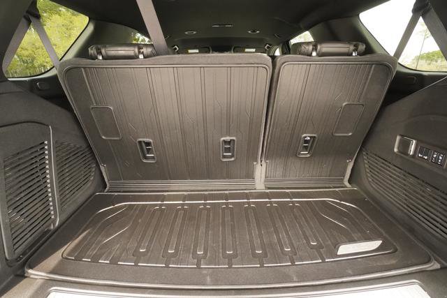 Used 2024 GMC Yukon Denali w/ LPO, Floor Liner Package AWD/4WD image 33