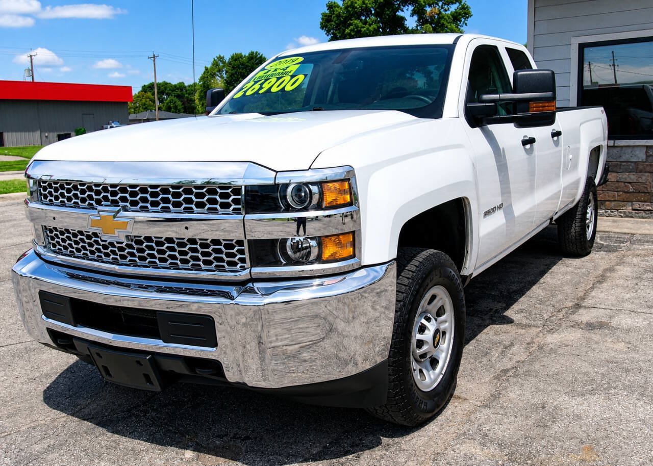 Used 2019 Chevrolet Silverado 2500 W/T w/ WT Convenience Package AWD/4WD image 2