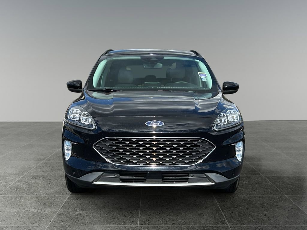 Used 2022 Ford Escape Titanium w/ Class II Trailer Tow Package image 3