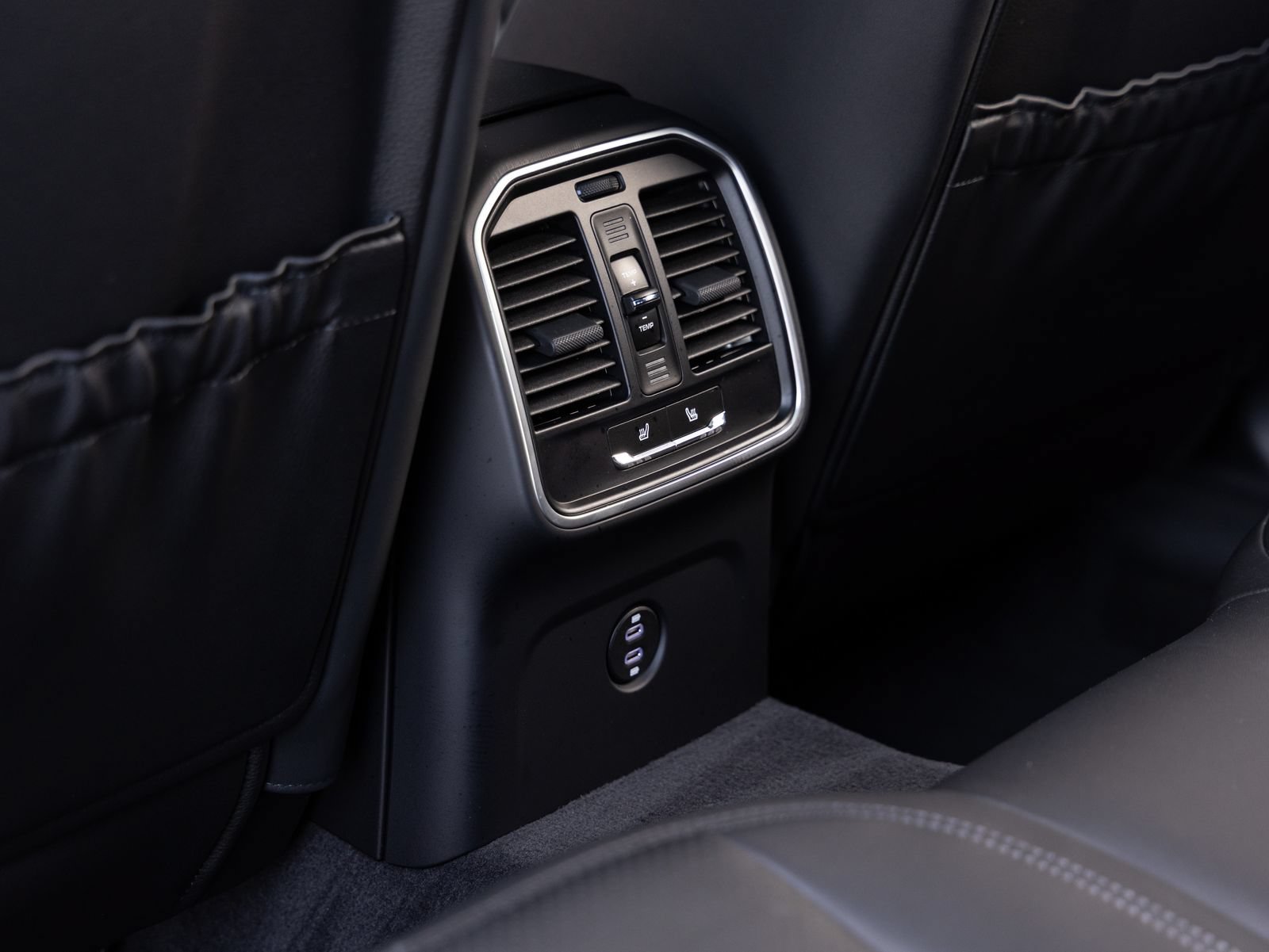 Certified 2026 Porsche Macan AWD/4WD image 27