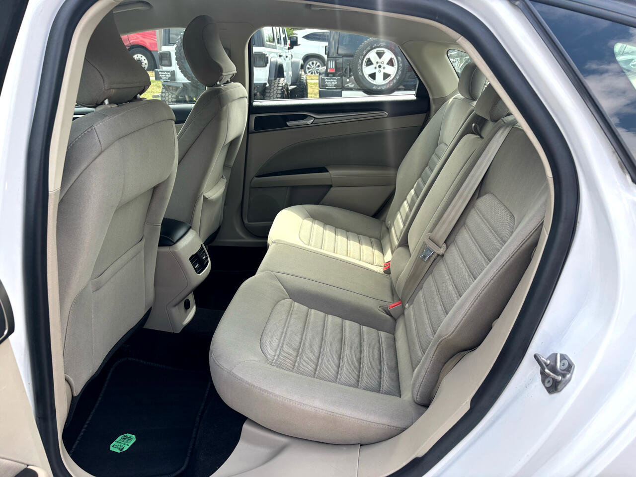 Used 2019 Ford Fusion SE image 14