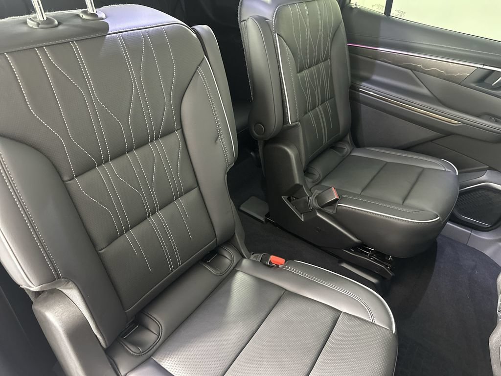 Used 2026 Buick Enclave Avenir w/ Super Cruise Package AWD/4WD image 29