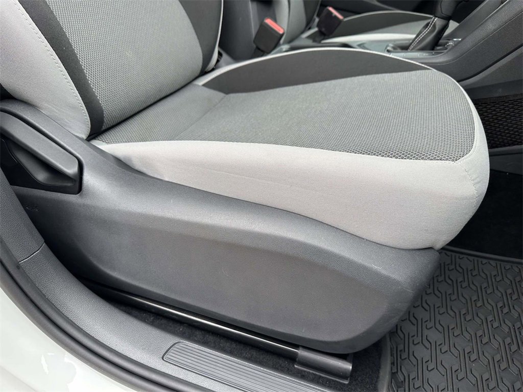 Used 2022 Volkswagen Taos S image 12