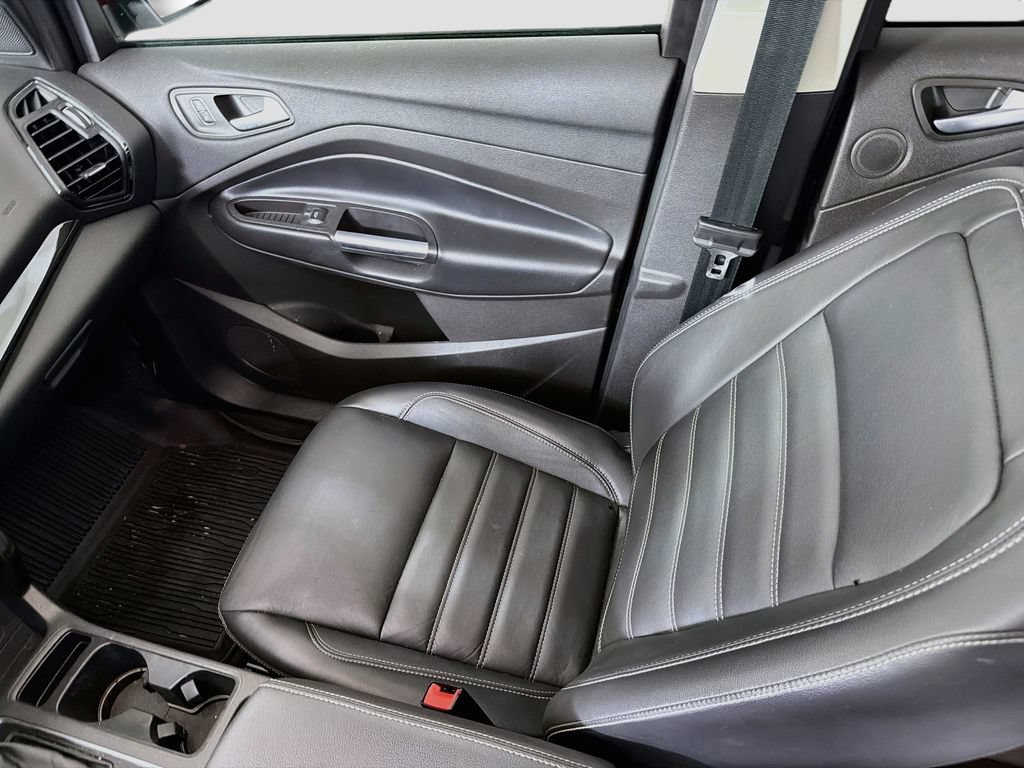 Used 2019 Ford Escape Titanium AWD/4WD image 27
