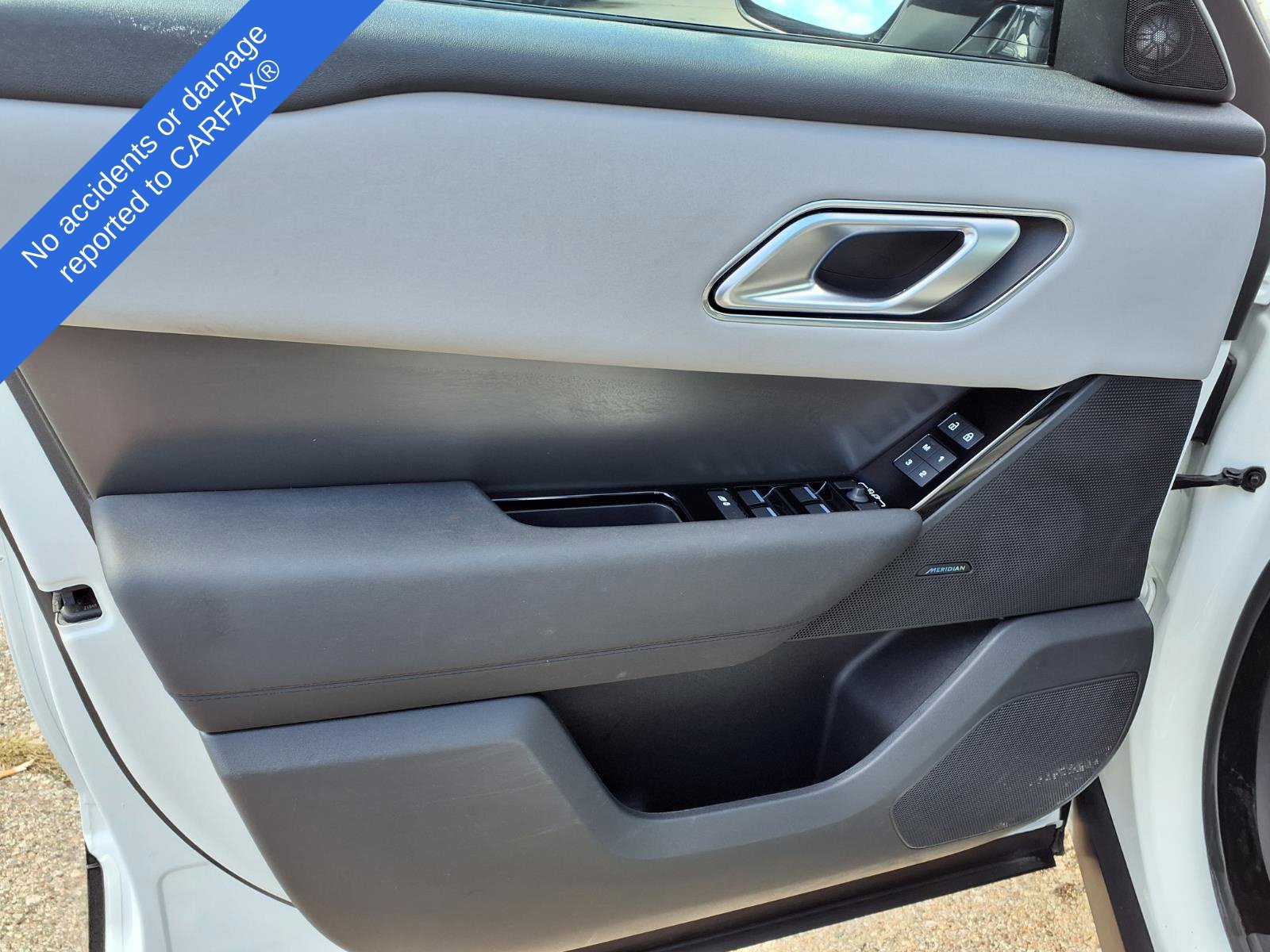 Used 2025 Land Rover Range Rover Velar Dynamic SE AWD/4WD image 15